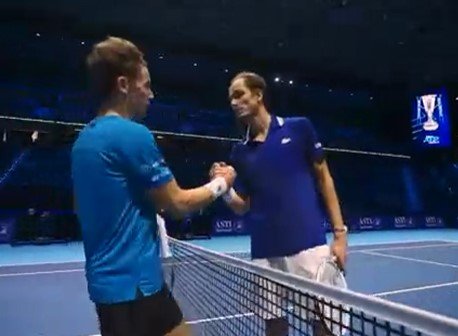 Медведев отомстил Рууду за вылет Рублева и вышел в финал ATP Finals