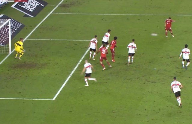 «Бавария» разгромила «Штутгарт», у Гнабри - хет-трик (обзор, видео)