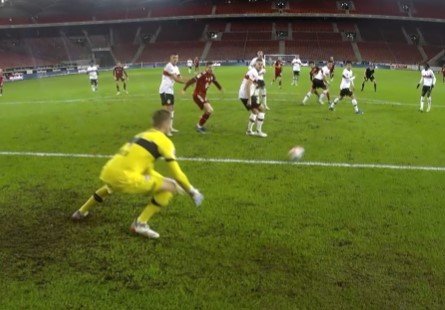 «Бавария» разгромила «Штутгарт», у Гнабри - хет-трик (обзор, видео)