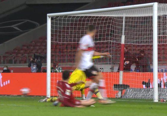 «Бавария» разгромила «Штутгарт», у Гнабри - хет-трик (обзор, видео)