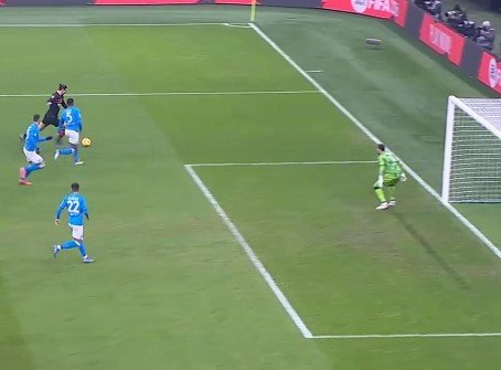 «Наполи» минимально обыграл «Милан» и догнал его в таблице (Видео)