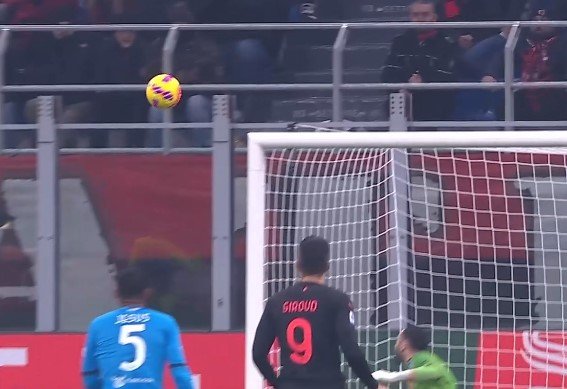 «Наполи» минимально обыграл «Милан» и догнал его в таблице (Видео)