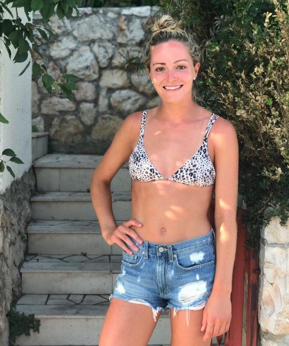 Николь и Меган Макнамара: горячие фото в купальнике (пляжный волейбол) Николь и Меган Макнамара: горячие фото в купальнике (пляжный волейбол)