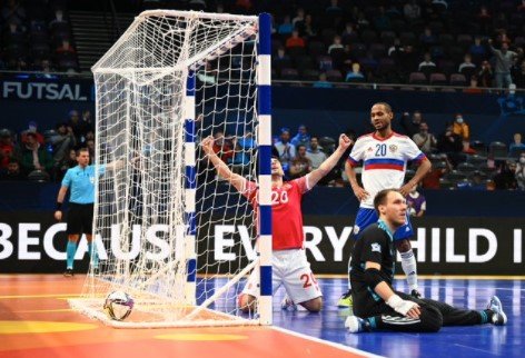 Россия дожала Грузию и вышла в полуфинал ЧЕ по футзалу (Видео)