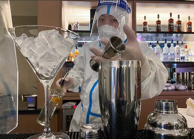 В Пекине заставили хоккеисток играть в масках - Губерниев назвал это паранойей 