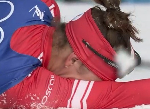 Непряевой не хватило 0,1 сек до олимпийской бронзы в гонке на 10 км (Видео) Непряевой не хватило 0,1 сек до олимпийской бронзы в гонке на 10 км (Видео)