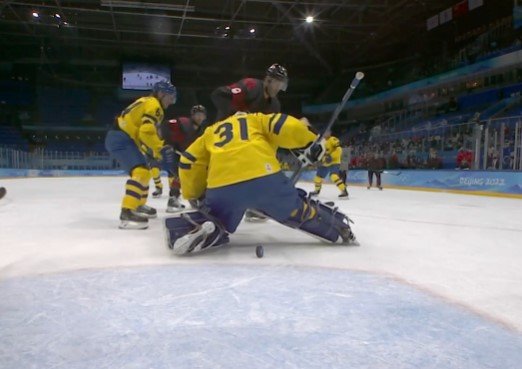 Швеция победила Канаду и вышла в полуфинал ОИ-22, где сыграет с Россией