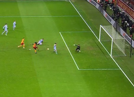 «Барселона» одержала волевую победу над «Галатасараем» в ЛЕ (голы, видео) «Барселона» одержала волевую победу над «Галатасараем» в ЛЕ (голы, видео)