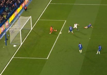 «Реал» выиграл на выезде у «Челси», Бензема оформил хет-трик (Видео)