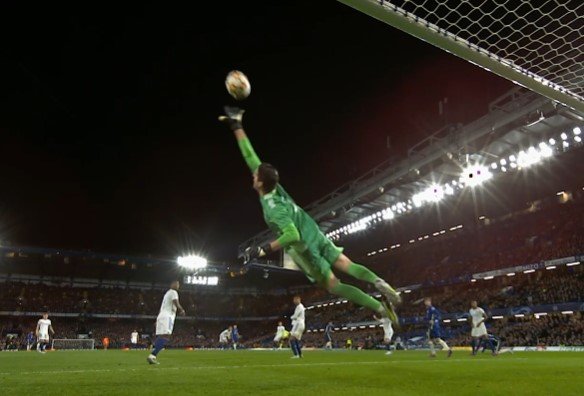 «Реал» выиграл на выезде у «Челси», Бензема оформил хет-трик (Видео)