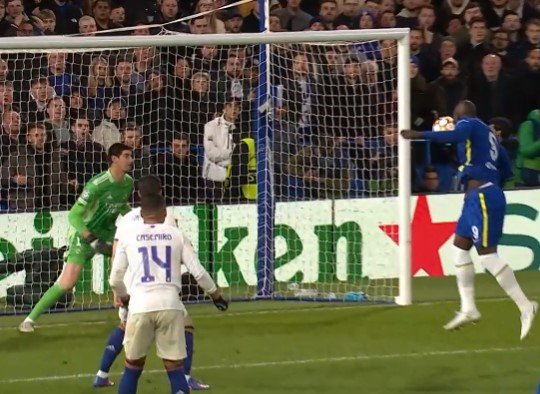 «Реал» выиграл на выезде у «Челси», Бензема оформил хет-трик (Видео)