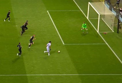 «Барселона» не смогла обыграть на выезде «Айнтрахт» - ничья (ЛЕ, видео) «Барселона» не смогла обыграть на выезде «Айнтрахт» - ничья (ЛЕ, видео)