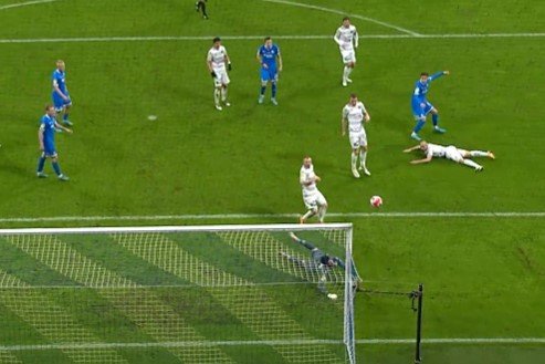 «Динамо» обыграло «Ахмат» и догнало в таблице «Зенит» (голы, видео) «Динамо» обыграло «Ахмат» и догнало в таблице «Зенит» (голы, видео)