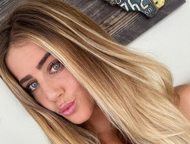 Каролин Маркс: горячие летние фото (серфинг)