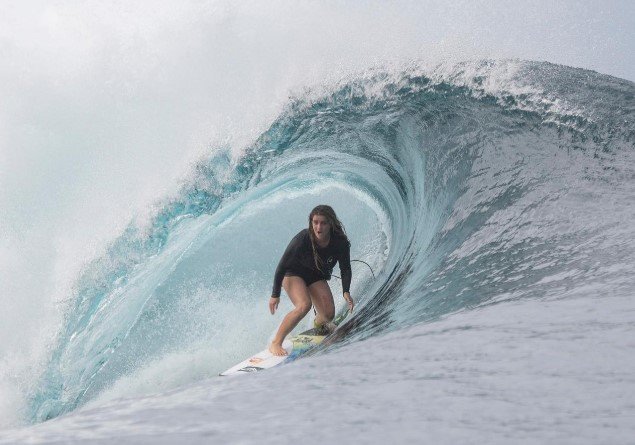 Каролин Маркс: горячие летние фото (серфинг)