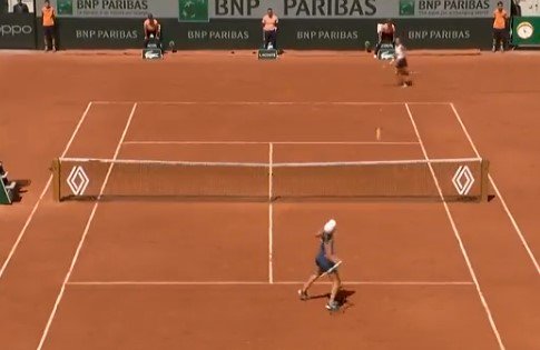 Ролан Гаррос: Касаткина не смогла пробиться в финал, уступив Швентек