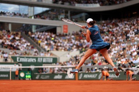 Швентек выиграла «Ролан Гаррос», разгромив в финале Гауфф Швентек выиграла «Ролан Гаррос», разгромив в финале Гауфф