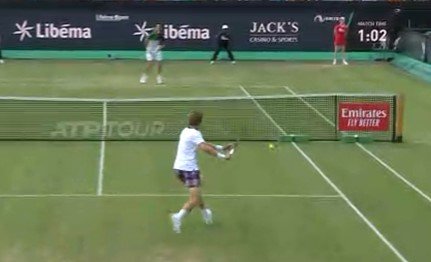 Медведев вышел в полуфинал на турнире в Хертогенбоше, обыграв Ивашку Медведев вышел в полуфинал на турнире в Хертогенбоше, обыграв Ивашку