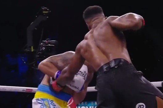 Усик повторно победил Джошуа по очкам и сохранил 4 пояса чемпиона (Видео)