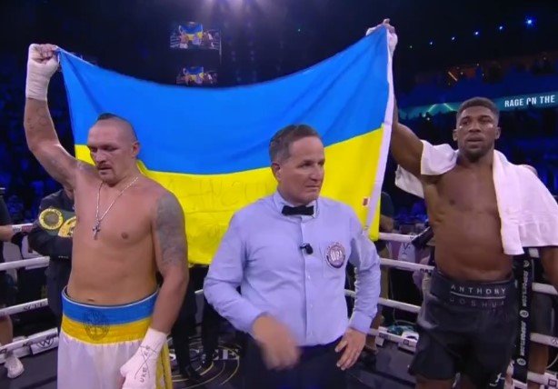 Усик повторно победил Джошуа по очкам и сохранил 4 пояса чемпиона (Видео)