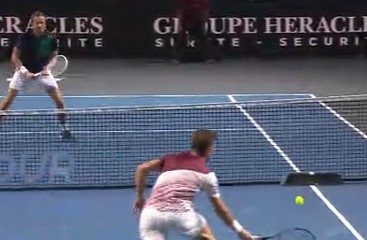 Медведев сенсационно проиграл Вавринке на турнире в Метце (ATP-250)