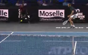 Медведев сенсационно проиграл Вавринке на турнире в Метце (ATP-250)