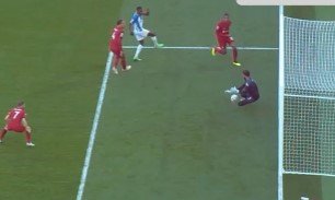 «Ливерпуль» упустил победу с «Брайтоном», у Троссарда - хет-трик (АПЛ, видео) «Ливерпуль» упустил победу с «Брайтоном», у Троссарда - хет-трик (АПЛ, видео)