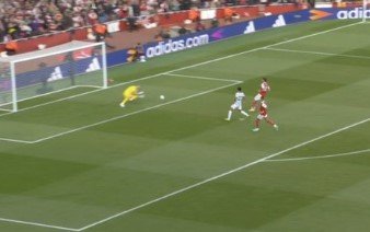 «Арсенал» выиграл у «Ливерпуля» и вернулся на 1-е место в АПЛ (Видео)