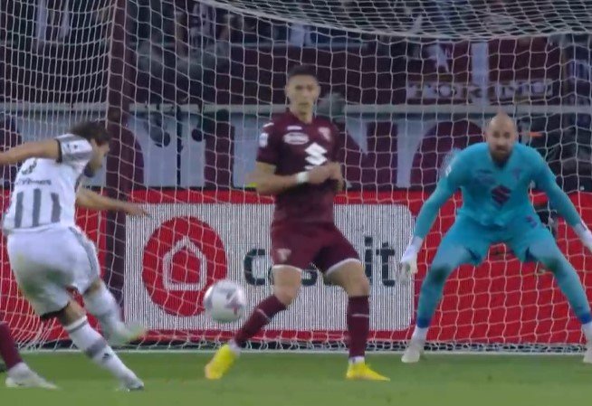 «Ювентус» дожал в дерби «Торино» (гол Влаховича, видео) «Ювентус» дожал в дерби «Торино» (гол Влаховича, видео)