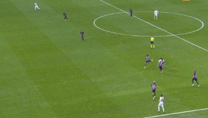 «Реал» обыграл «Барселону» и вышел на чистое 1-е место (Примера, видео)