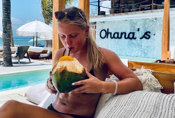 Сюзан Ламенс: летние фото в купальнике (теннис) Сюзан Ламенс: летние фото в купальнике (теннис)