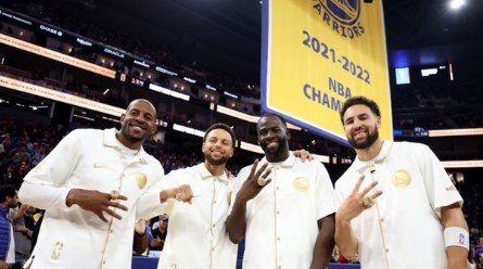 «Голден Стэйт» поднял цены на билеты - в среднем 142 $ на человека «Голден Стэйт» поднял цены на билеты - в среднем 142 $ на человека