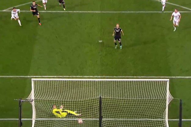 Юбилейный гол Смолова (100) помог «Динамо» обыграть «Локо» (РПЛ, видео) Юбилейный гол Смолова (100) помог «Динамо» обыграть «Локо» (РПЛ, видео)