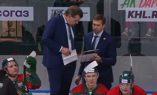 «Ак Барс» по буллитам выиграл в зеленом дерби у «Салавата» (КХЛ, видео) «Ак Барс» по буллитам выиграл в зеленом дерби у «Салавата» (КХЛ, видео)