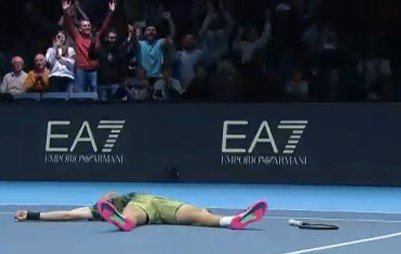 Рублев в 3-х сетах обыграл Медведева на итоговом турнире