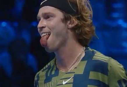 Рублев в 3-х сетах обыграл Медведева на итоговом турнире