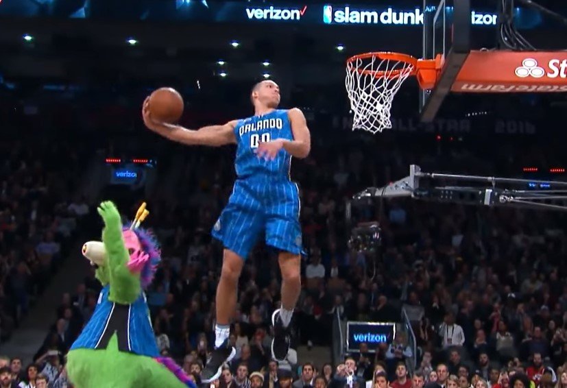 Лучшие данки звездного уикенда за 40 лет (НБА, видео)