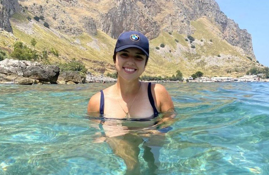 Камила Осорио: летние фото в купальнике (теннис) Камила Осорио: летние фото в купальнике (теннис)