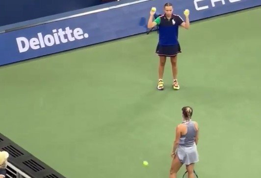 Путинцева взбесила публику на ЮС-опен - полный игнор «боллбоя» (Видео)