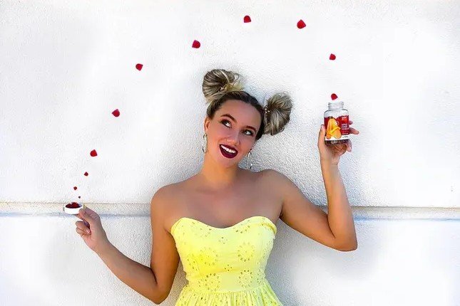 Кристина Макушенко: синхронистка, танцующая под водой в купальнике (фото, видео) Кристина Макушенко: синхронистка, танцующая под водой в купальнике (фото, видео)