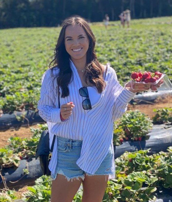 Дезире Кравчик: летние фото в купальнике (теннис)