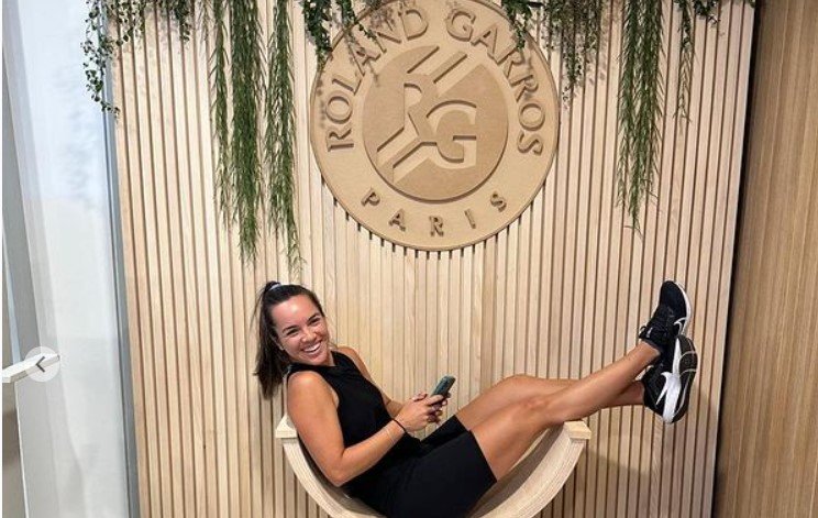 Дезире Кравчик: летние фото в купальнике (теннис)