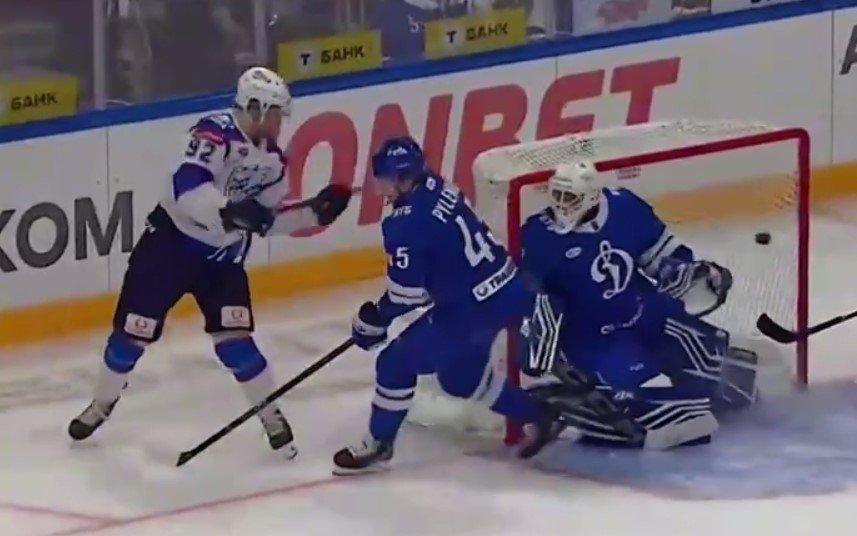 Шараканов («Лада») забил красивый лакросс-гол (КХЛ, видео)