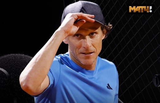 45-летний Форлан дебютировал в профессиональном теннисе - проиграл под овации (Видео) 45-летний Форлан дебютировал в профессиональном теннисе - проиграл под овации (Видео)