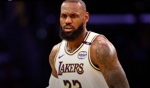 Леброн Джеймс («Лейкерс») собрал 4-й триплдабл подряд - в 39 лет (НБА, видео)