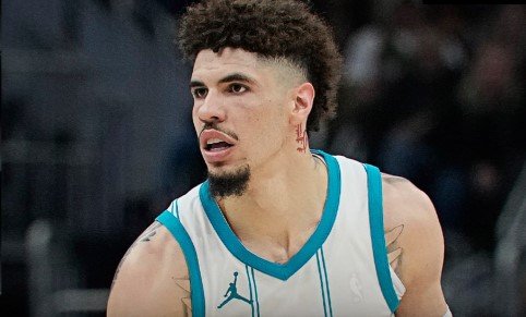 Болл («Шарлотт») набрал 50 + 10, но «Милуоки» все равно выиграли (НБА, видео)