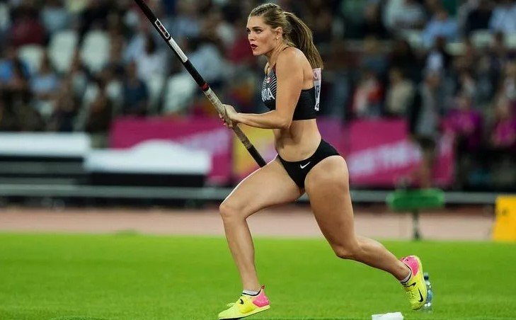 Алиша Ньюман: летние фото в купальнике (прыжки с шестом, модель) Алиша Ньюман: летние фото в купальнике (прыжки с шестом, модель)