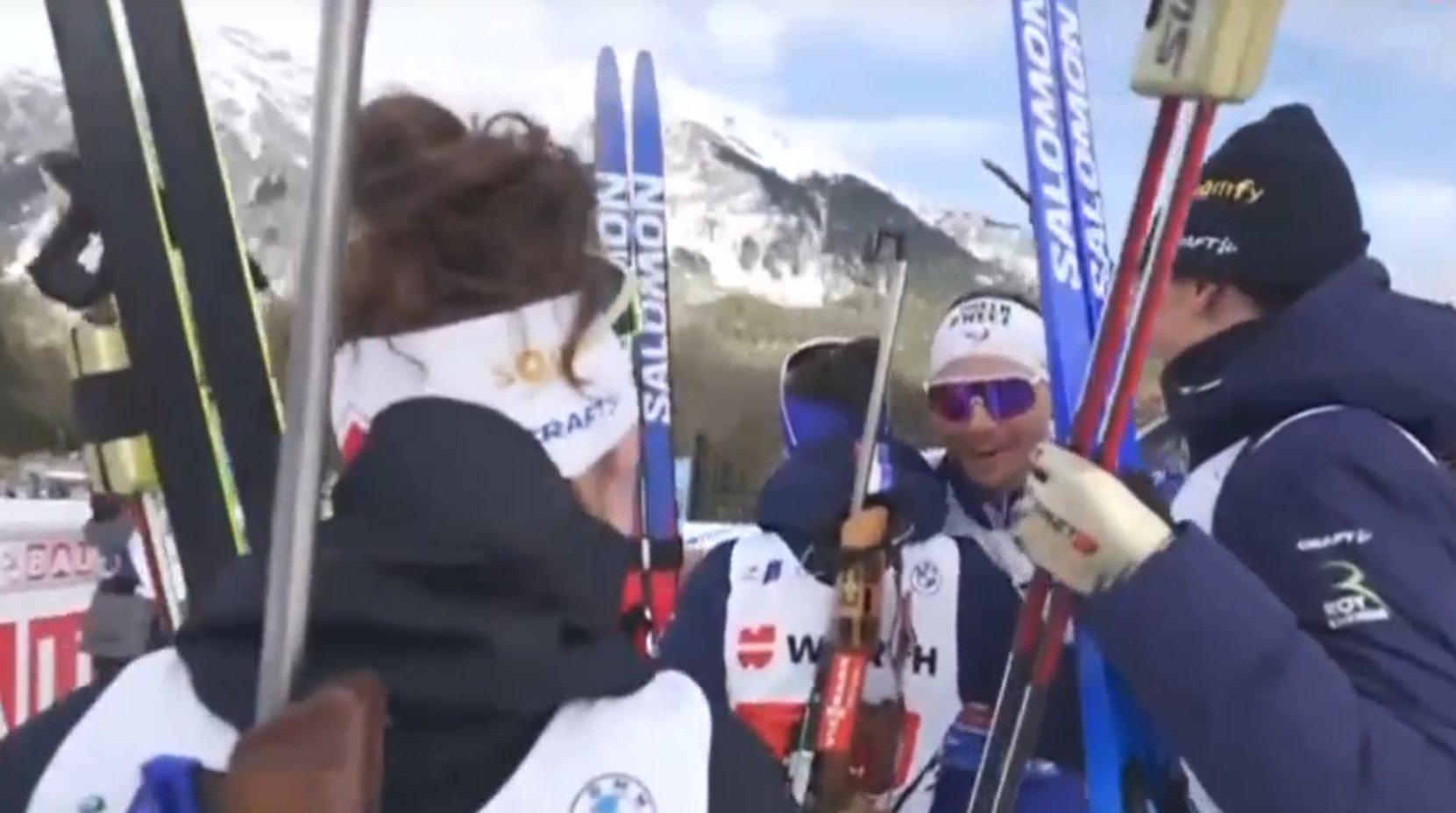 ЧМ по биатлону: Франция выиграла смешанную эстафету, Тандреволд «убила» Норвегию, зайдя на 2 круга ЧМ по биатлону: Франция выиграла смешанную эстафету, Тандреволд «убила» Норвегию, зайдя на 2 круга