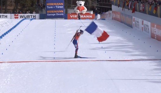 Франция выиграла женскую эстафету, 6-е золото на биатлонном ЧМ в Швейцарии Франция выиграла женскую эстафету, 6-е золото на биатлонном ЧМ в Швейцарии