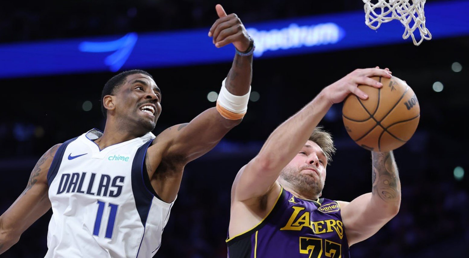 Дончич отомстил «Далласу» первым триплдаблом за «Лейкерс» (19 + 15 + 12) - НБА, видео